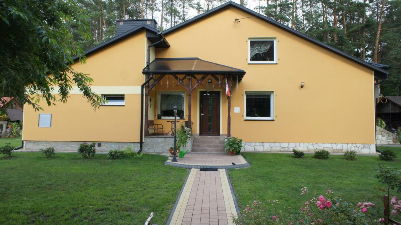 W Cieniu Sosen Hotel Grebow Exterior photo