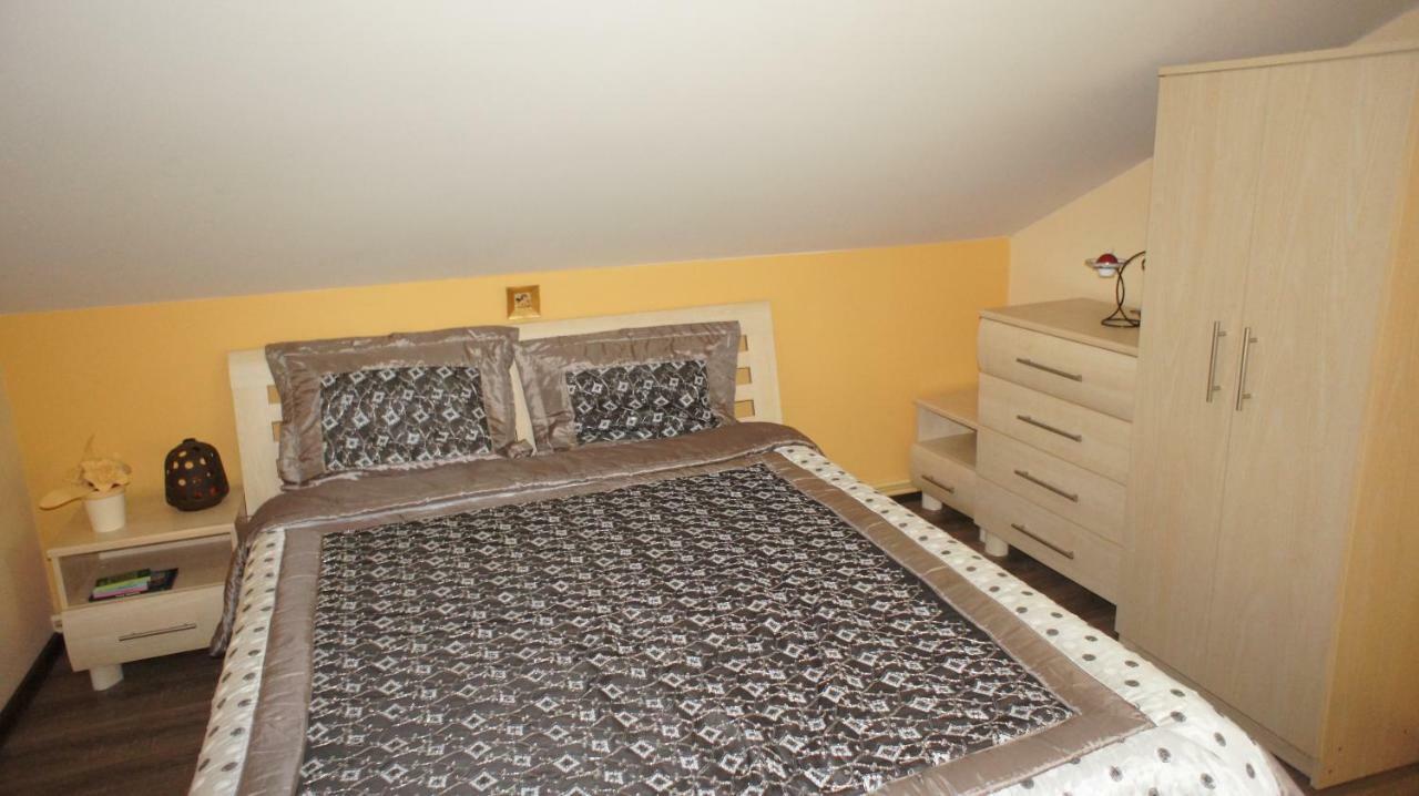 W Cieniu Sosen Hotel Grebow Exterior photo